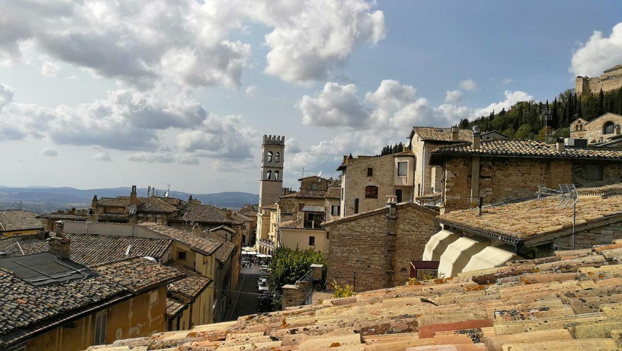 Palazzo Calocci Appartamenti In Assisi Exterior photo